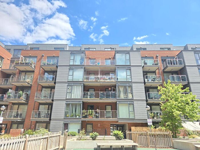 2 Bedroom Flat To Rent In Zenith Close, West Hendon, NW9