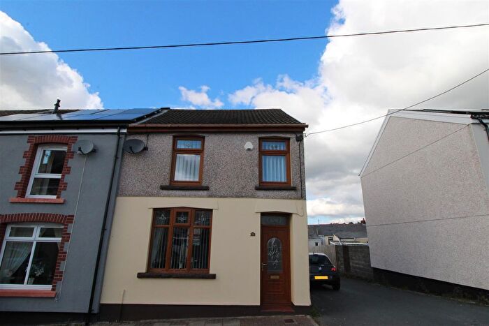 3 Bedroom End Of Terrace House For Sale In Elm Street, Aberbargoed, Bargoed, CF81