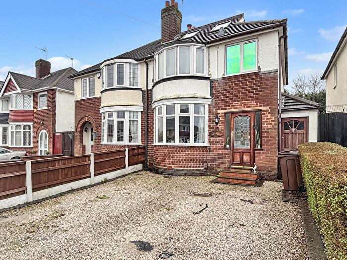 4 Bedroom Semi-Detached House For Sale In Shalford Road, Solihull, B92