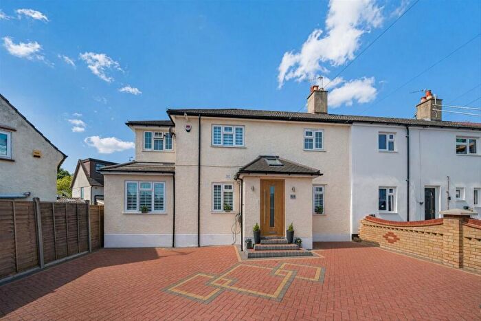 3 Bedroom Terraced House For Sale In Berkeley Crescent, Barnet, EN4