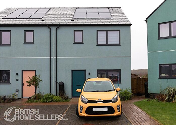 3 Bedroom Semi Detached House For Sale In Bowditch Close, Carluddon, St. Austell, Cornwall, PL26