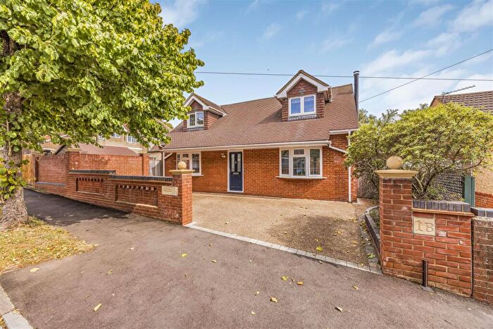 2 Bedroom Detached Bungalow For Sale In South Road, Drayton, Portsmouth, PO6