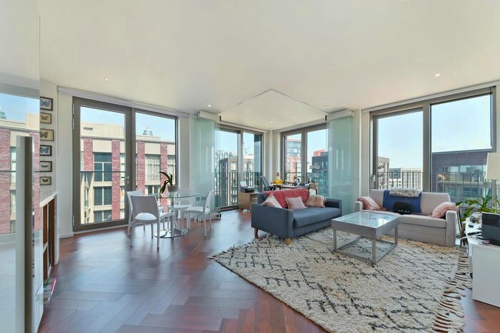 1 Bedroom Flat For Sale In Capital Building, Embassy Gardens, SW11