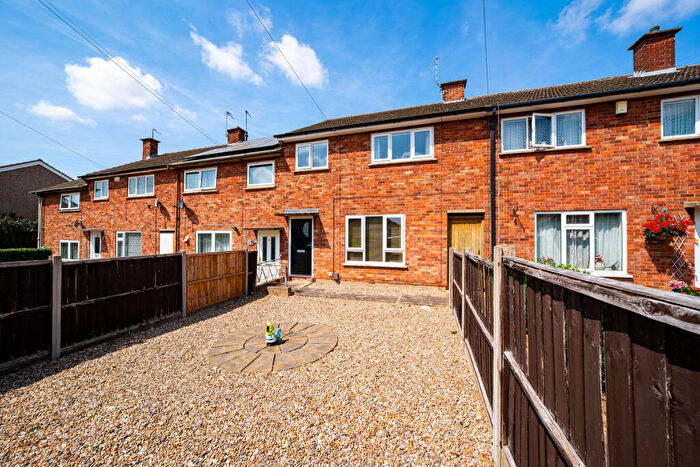 3 Bedroom Terraced House For Sale In Brook Road, Leicester, Leicestershire, LE5