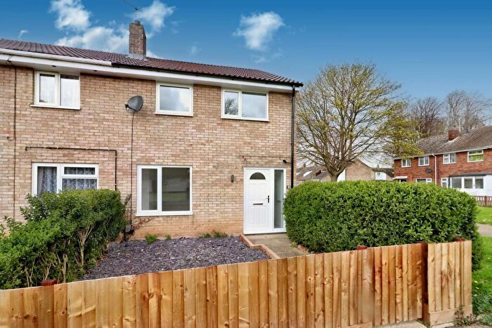 3 Bedroom End Of Terrace House To Rent In Elm Close, Huntingdon, PE29