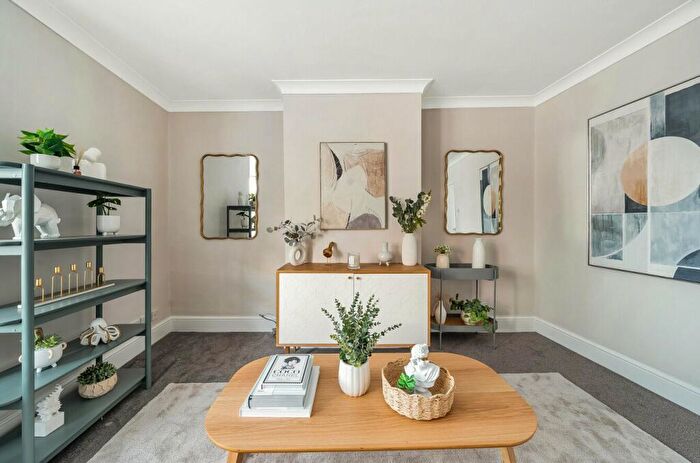 1 Bedroom Flat To Rent In Richmond Road, Southampton, Hampshire, SO15