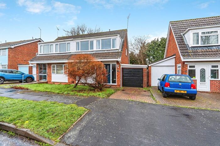 3 Bedroom Semi Detached House For Sale In Friars Croft, Calmore, Southampton, SO40