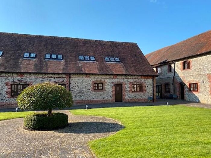 4 Bedroom Barn Conversion To Rent In Sages Lane, Privett, Alton, GU34