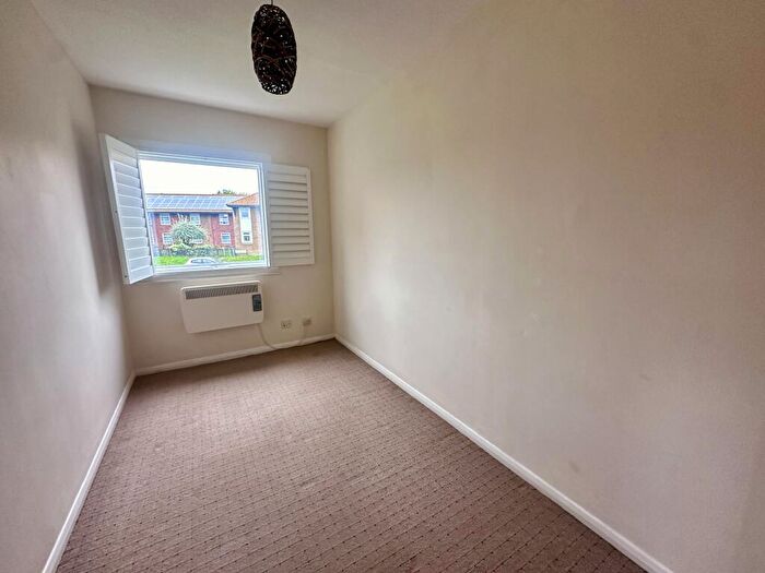 2 Bedroom Flat To Rent In Balcombe Road, Peacehaven, BN10