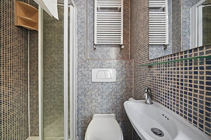Studio To Rent In Fulham Palace Road, London, W6