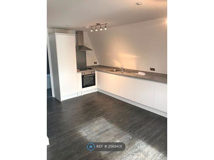 1 Bedroom Flat To Rent In Rosebery Lodge, Epsom, KT18