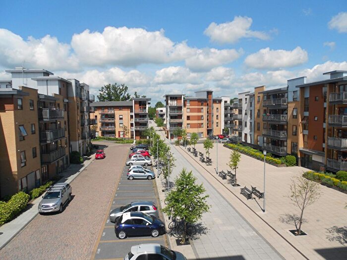2 Bedroom Flat To Rent In Page Court, Commonwealth Dr, Crawley, RH10
