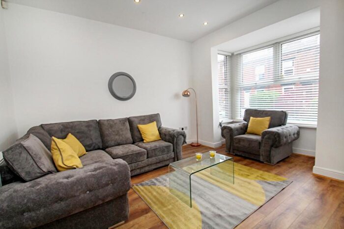 5 Bedroom Terraced House To Rent In Wetherby Grove, Leeds, LS4