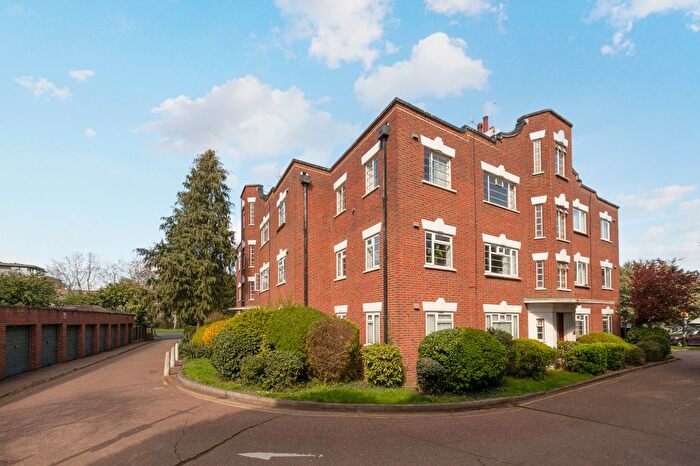 1 Bedroom Flat For Sale In Merton Mansions, Bushey Road, Raynes Park, SW20