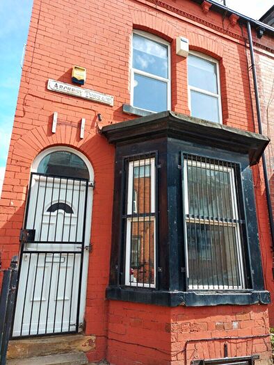 6 Bedroom End Of Terrace House To Rent In Archery Terrace, Woodhouse, Leeds, LS2