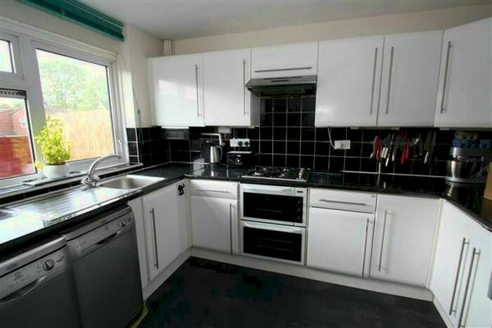 3 Bedroom Maisonette To Rent In Barnardo Drive, Barkingside, IG6