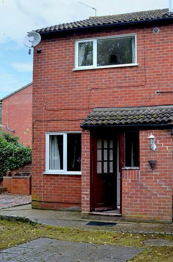 1 Bedroom Terraced House To Rent In Walton Way, Newbury, RG14