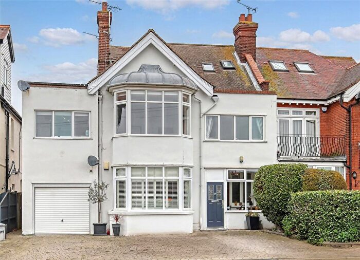 4 Bedroom Maisonette For Sale In Gloucester Terrace, Thorpe Bay, Essex, SS1