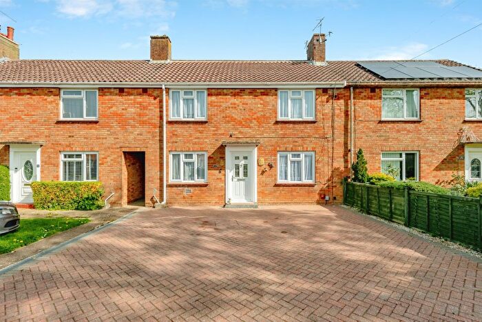 3 Bedroom Terraced House For Sale In Shipley Road, Crawley, RH11