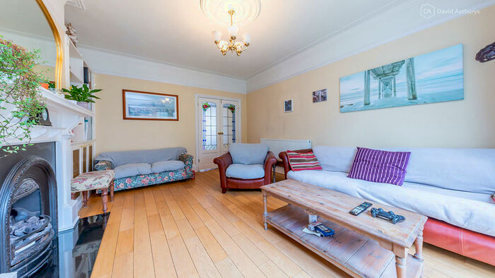 4 Bedroom Semi-Detached House To Rent In Friars Avenue, Whetstone, London, N20