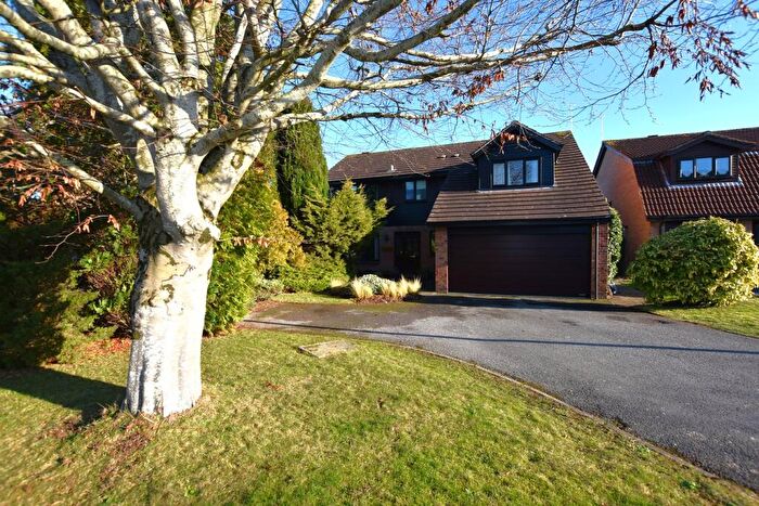 5 Bedroom Detached House For Sale In Ashvale Close, Nailsea, Bristol, BS48