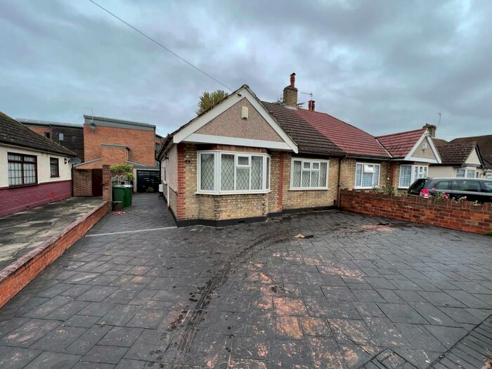 2 Bedroom Semi-Detached Bungalow To Rent In Roseacre Road, Welling, DA16