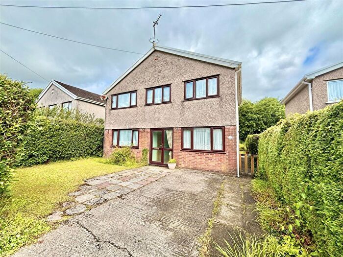 4 Bedroom Detached House For Sale In Hen Parc Avenue, Upper Killay, Swansea, SA2