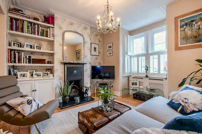 4 Bedroom Flat To Rent In Bellew Street, London, SW17