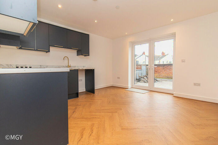 2 Bedroom Apartment To Rent In North Road, Cardiff, CF14