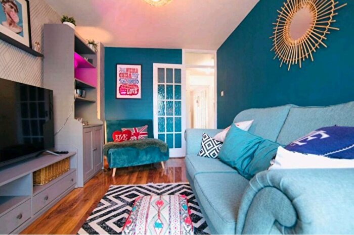 1 Bedroom Flat To Rent In Alma Road, SL4