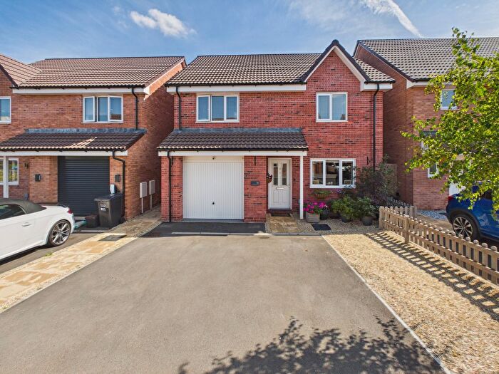 4 Bedroom Detached House For Sale In Potters Way, Bridgwater, TA5