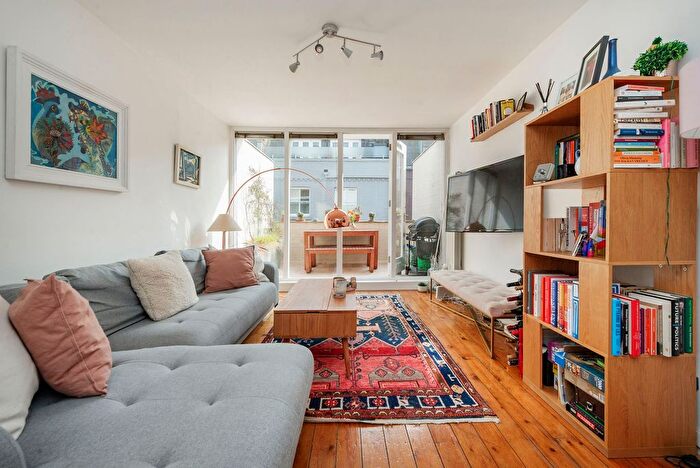 4 Bedroom Terraced House For Sale In Ruston Mews, Notting Hill, W11