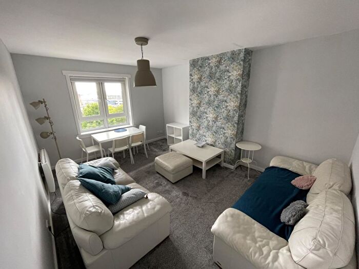 3 Bedroom Flat To Rent In Dundee, DD3