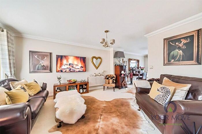 3 Bedroom Terraced House For Sale In All Saints Avenue, Margate, Kent, CT9 - Photo 9
