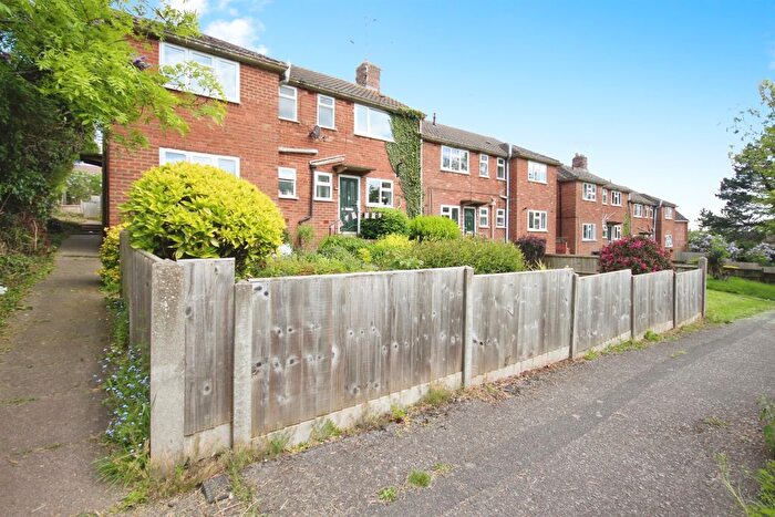 2 Bedroom Maisonette For Sale In Windmill Hill, Leamington Spa, CV32