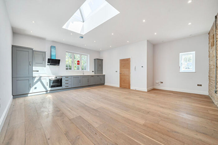 1 Bedroom Maisonette For Sale In Banbury Road, Chipping Norton, OX7