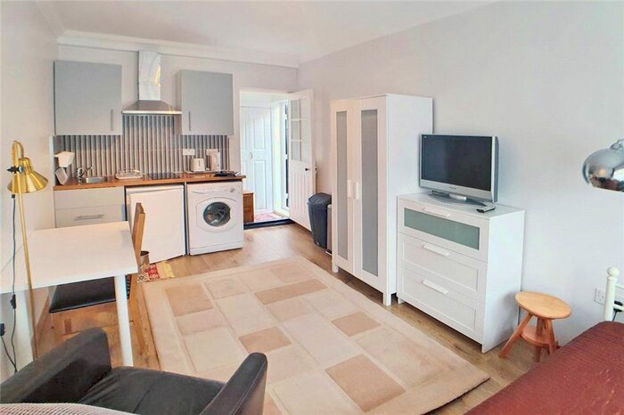 Studio To Rent In Glebe Avenue, Ickenham, Uxbridge, Middlesex, UB10