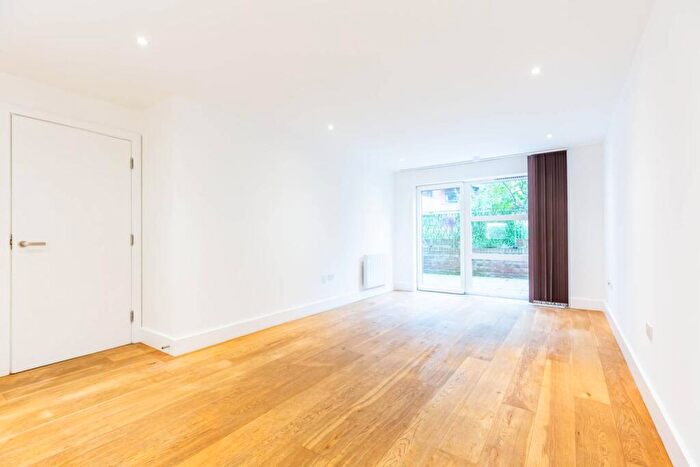 2 Bedroom Flat To Rent In Tiltman Place, Finsbury Park, London, N7