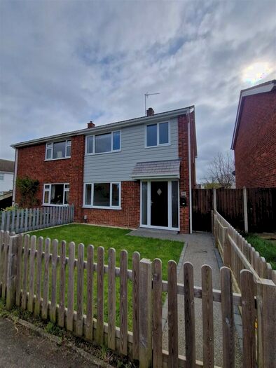 3 Bedroom Semi-Detached House To Rent In Shakespeare Road, St Ives, PE27