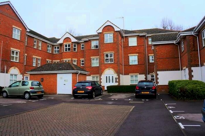 2 Bedroom Property To Rent In Regent Court Norn Hill, Basingstoke, RG21
