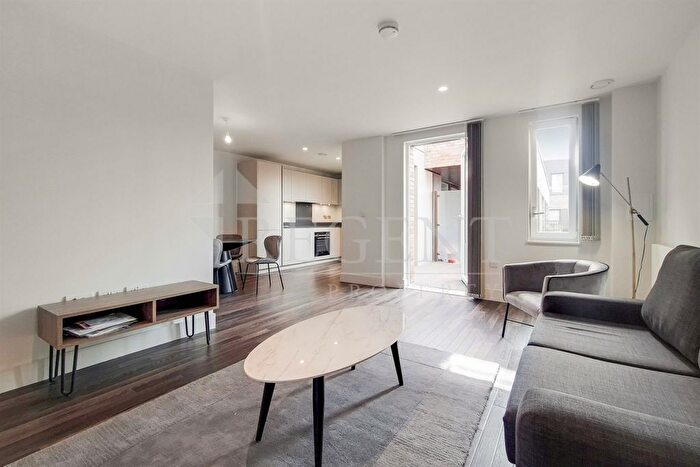 2 Bedroom Flat To Rent In Fusion Apartments, Moulding Lane, SE14