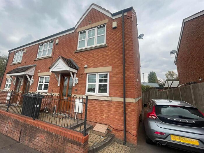 2 Bedroom House To Rent In Alexandra Road, Halesowen, West Midlands, B63