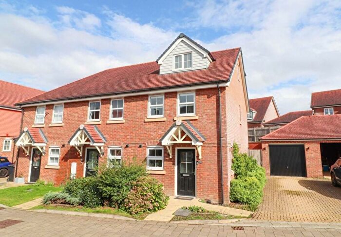 3 Bedroom End Of Terrace House For Sale In Tudgey Gardens, Crookham Village, Fleet, GU51