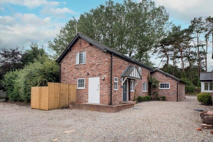 2 Bedroom Flat To Rent In Tarporley Road, Cotebrook, Tarporley, CW6