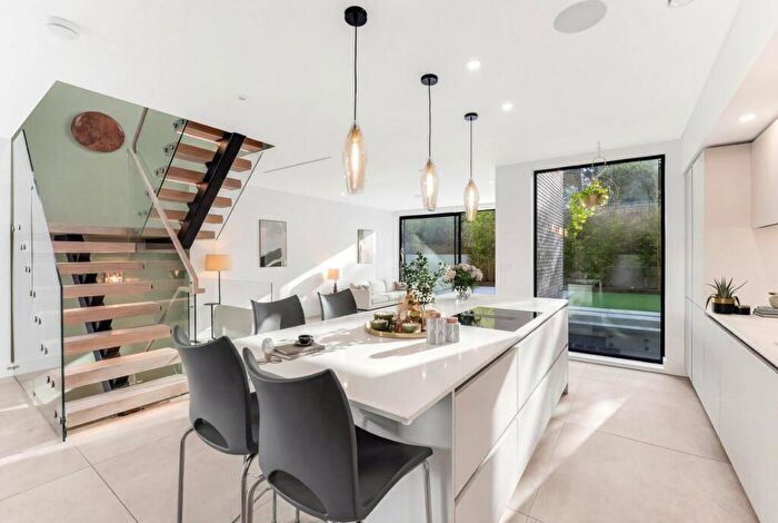 4 Bedroom Semi Detached House For Sale In Gulliver Place, Muswell Hill, N10