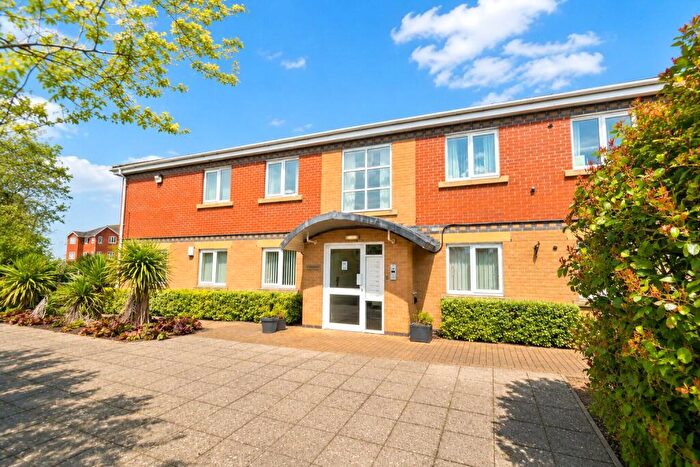 2 Bedroom Flat To Rent In Reservoir Road, Kettering, Northamptonshire, NN16