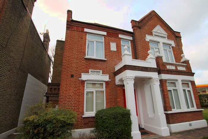 1 Bedroom Flat To Rent In Pepys Road, Raynes Park, SW20