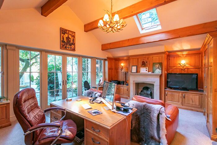 7 Bedroom Semi-Detached House For Sale In Red Lees Road, Burnley, BB10