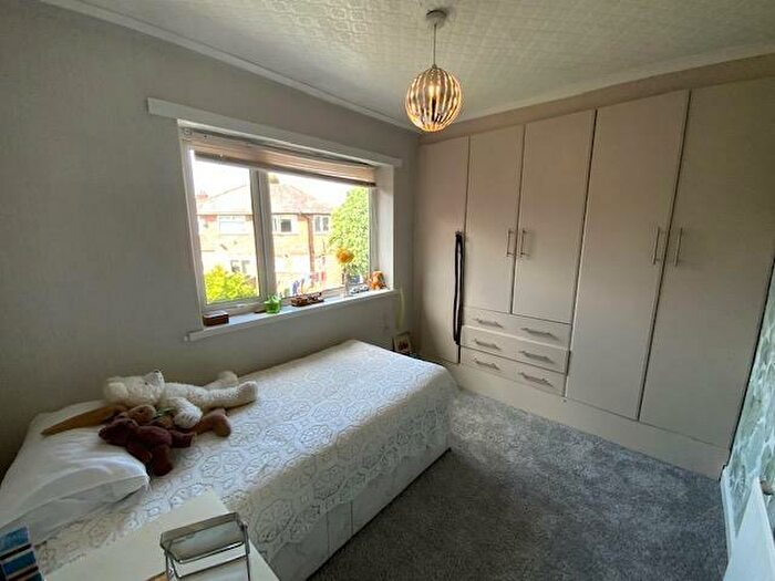 3 Bedroom Semi-Detached House For Sale In Waverley Crescent, Droylsden, Manchester, M43