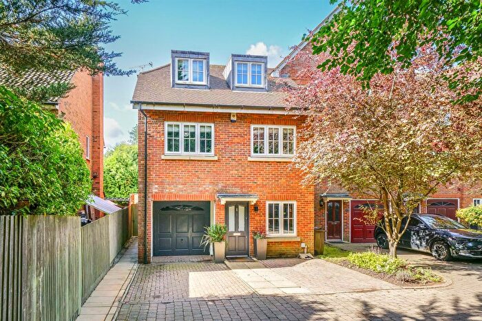 5 Bedroom Town House For Sale In St. Andrews Drive, St. Albans, AL1